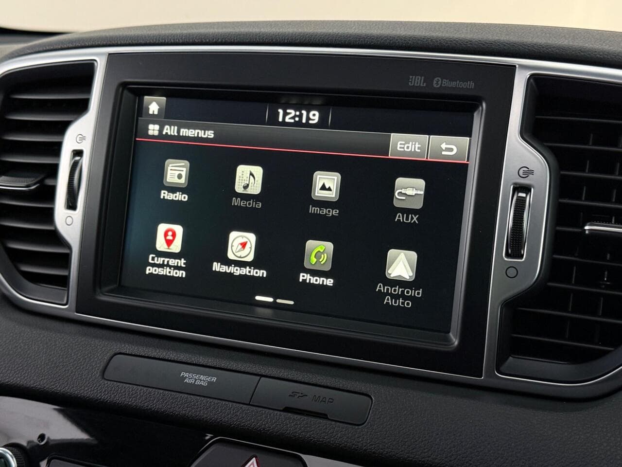 Kia Sportage thumbnail Infotainment System