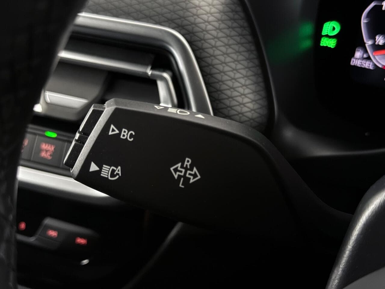 BMW X4 thumbnail Misc Controls