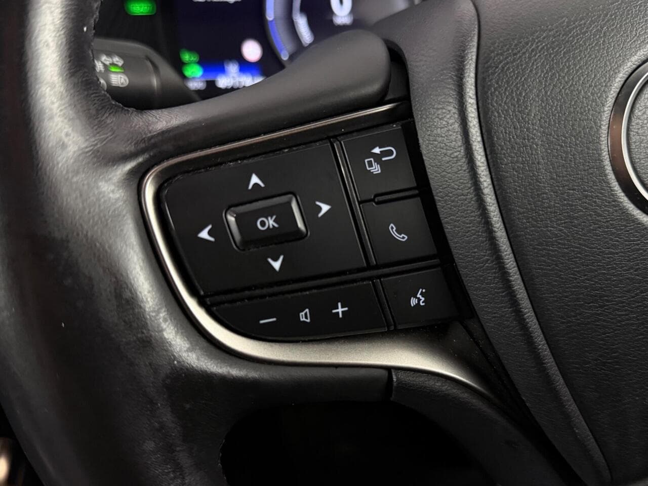 Lexus UX thumbnail Misc Controls