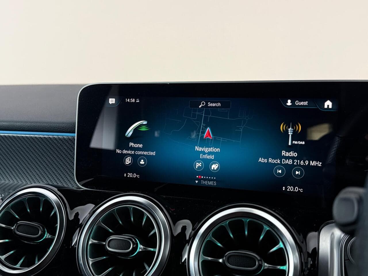 Mercedes-Benz GLB thumbnail Infotainment System
