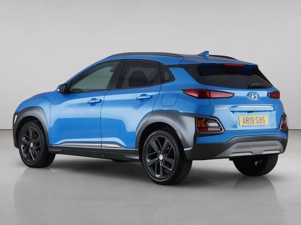 Hyundai KONA thumbnail Rear Left
