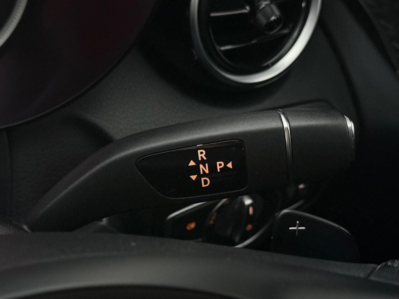 Mercedes-Benz C Class thumbnail Misc Controls