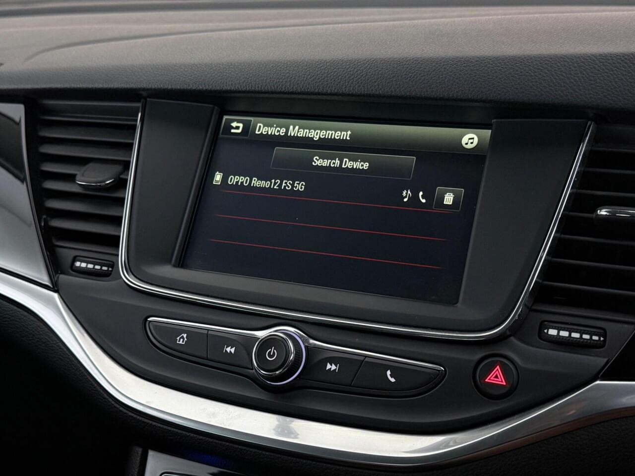 Vauxhall Astra thumbnail Infotainment System