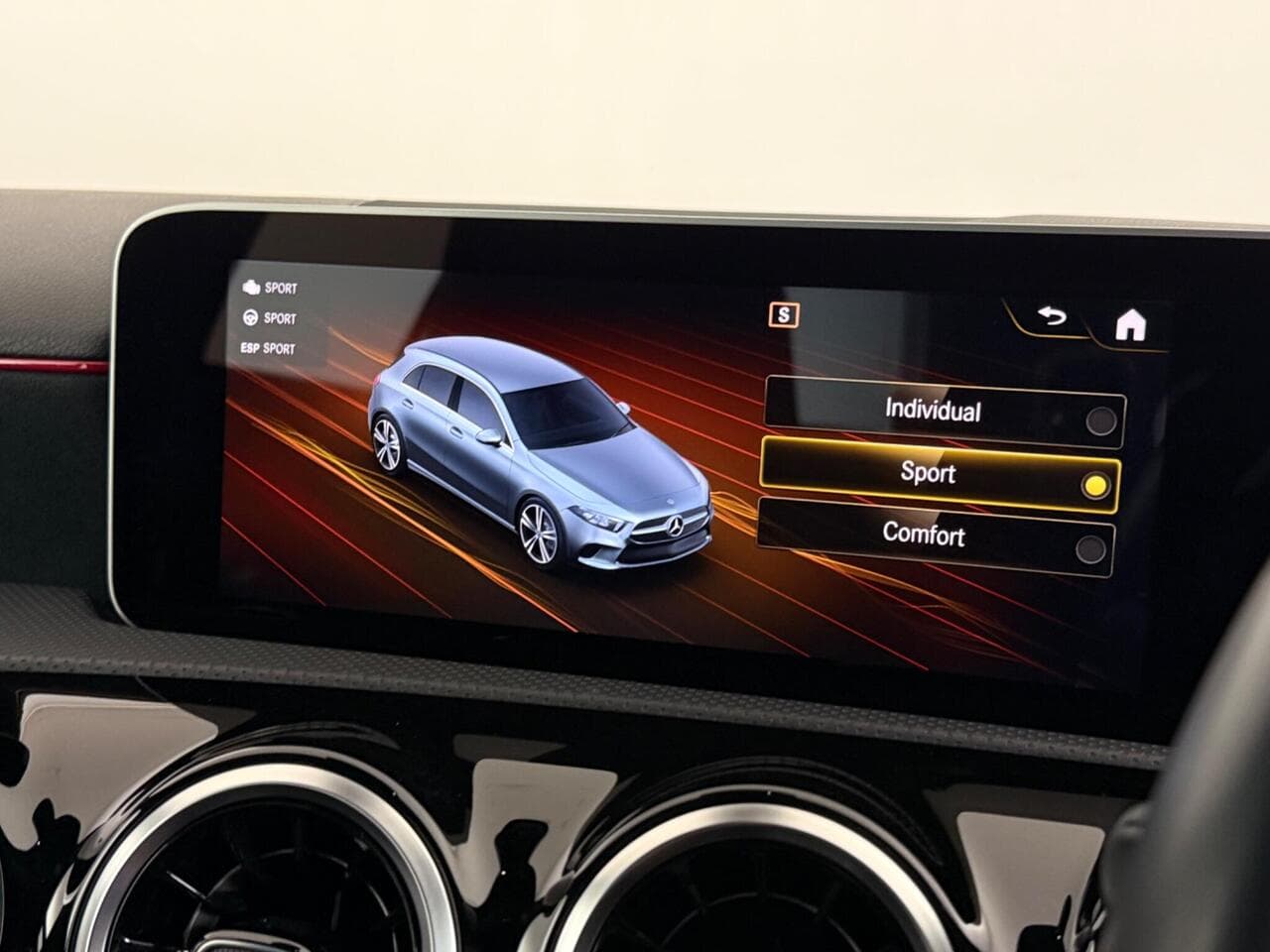 Mercedes-Benz A Class thumbnail Infotainment System