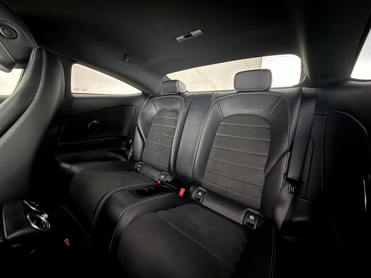Mercedes-Benz C Class thumbnail Seats Rear