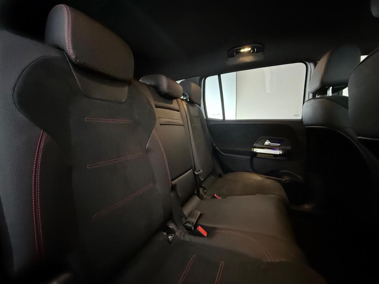 Mercedes-Benz GLB thumbnail Seats Rear