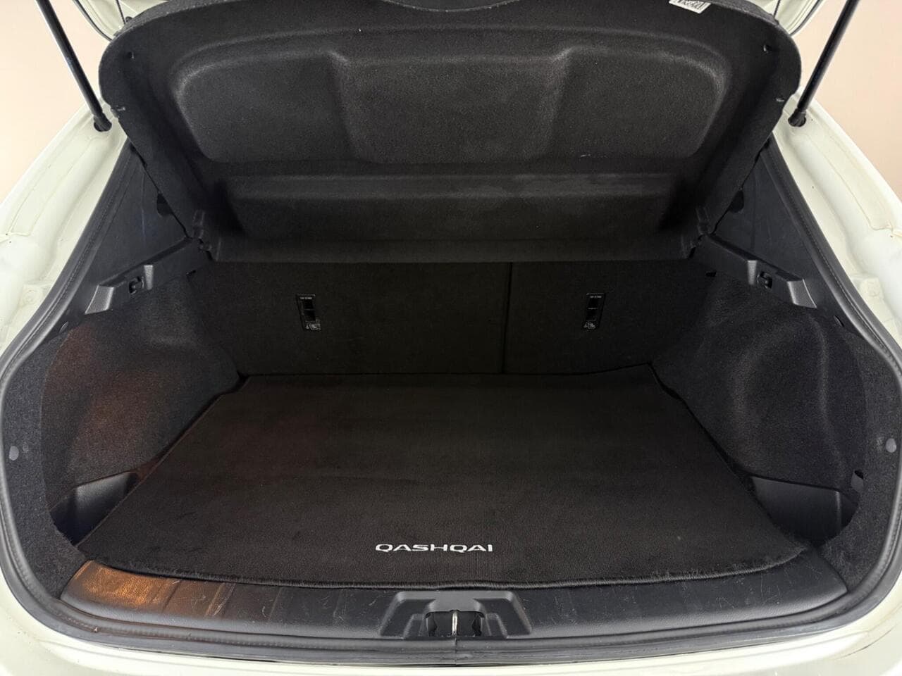 Nissan Qashqai thumbnail Boot