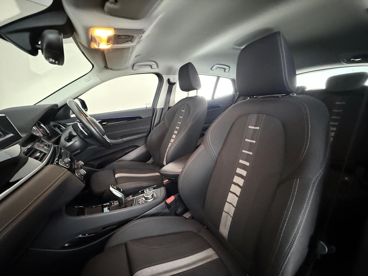 BMW X2 thumbnail Seat Front Passenger