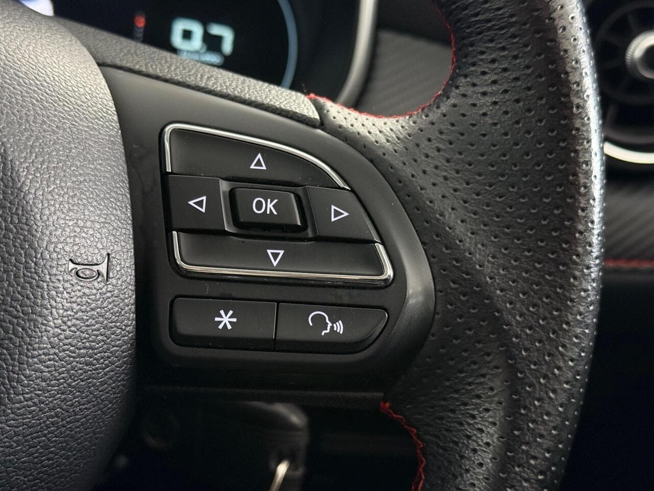 MG MG ZS thumbnail Misc Controls