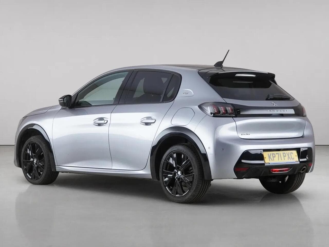 Peugeot 208 thumbnail Rear Left