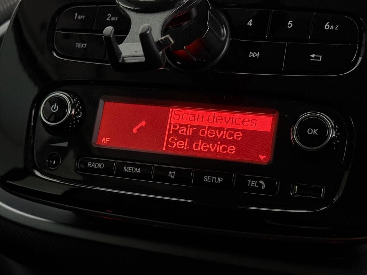 Smart fortwo thumbnail Infotainment System