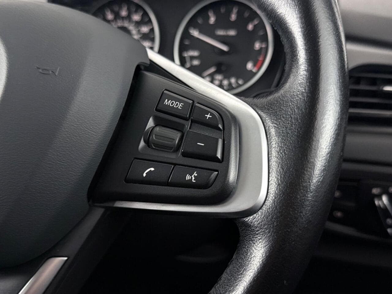 BMW 2 Series Active Tourer thumbnail Misc Controls