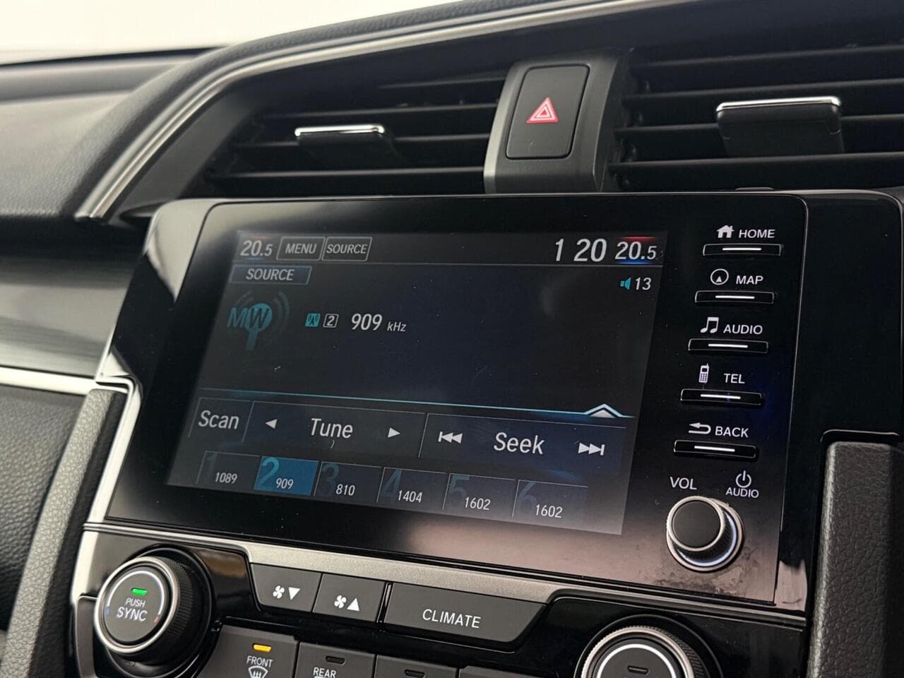 Honda Civic thumbnail Infotainment System