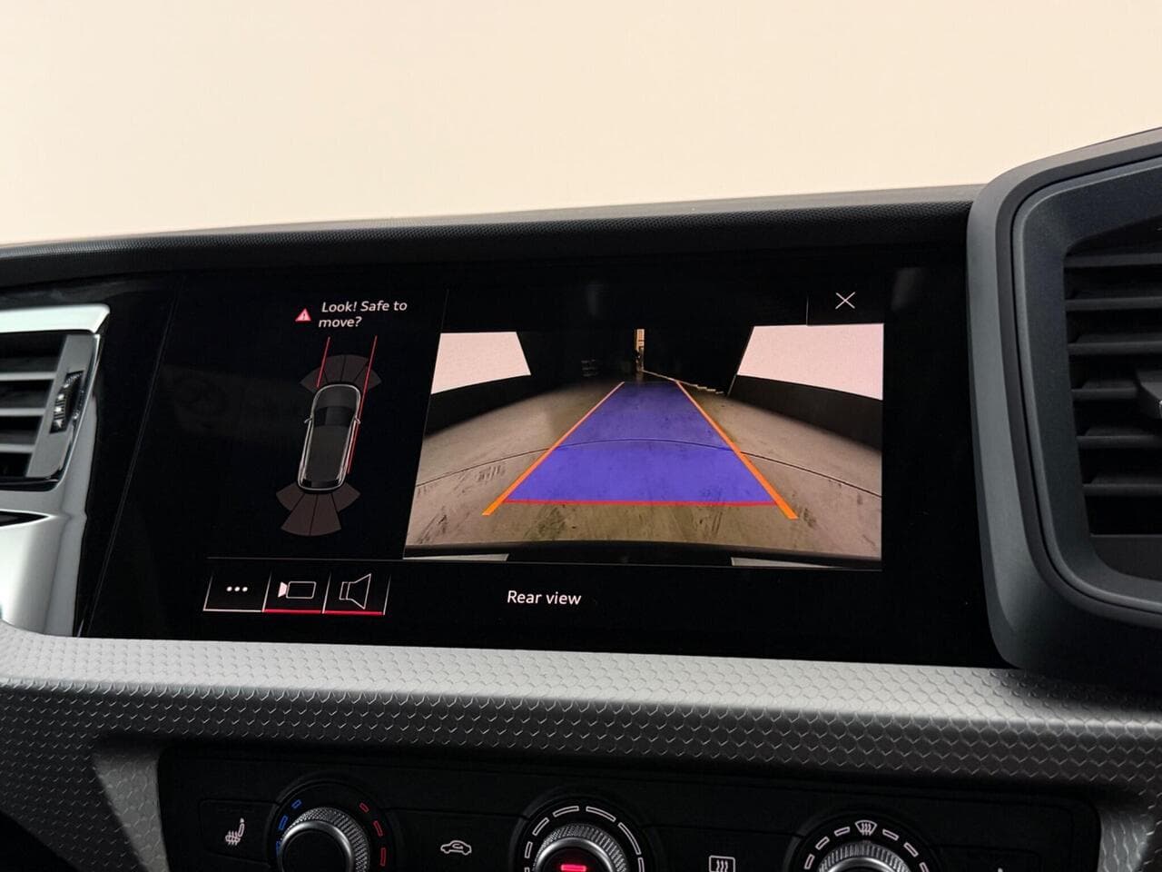 Audi A1 thumbnail Infotainment System