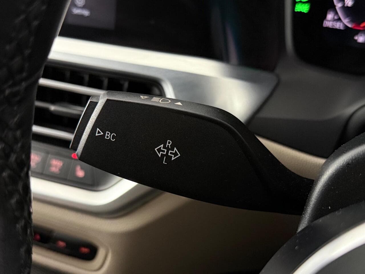 BMW 3 Series thumbnail Misc Controls