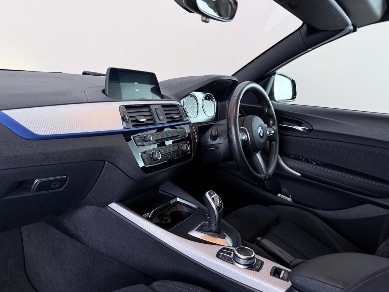 BMW 2 Series thumbnail Interior Front
