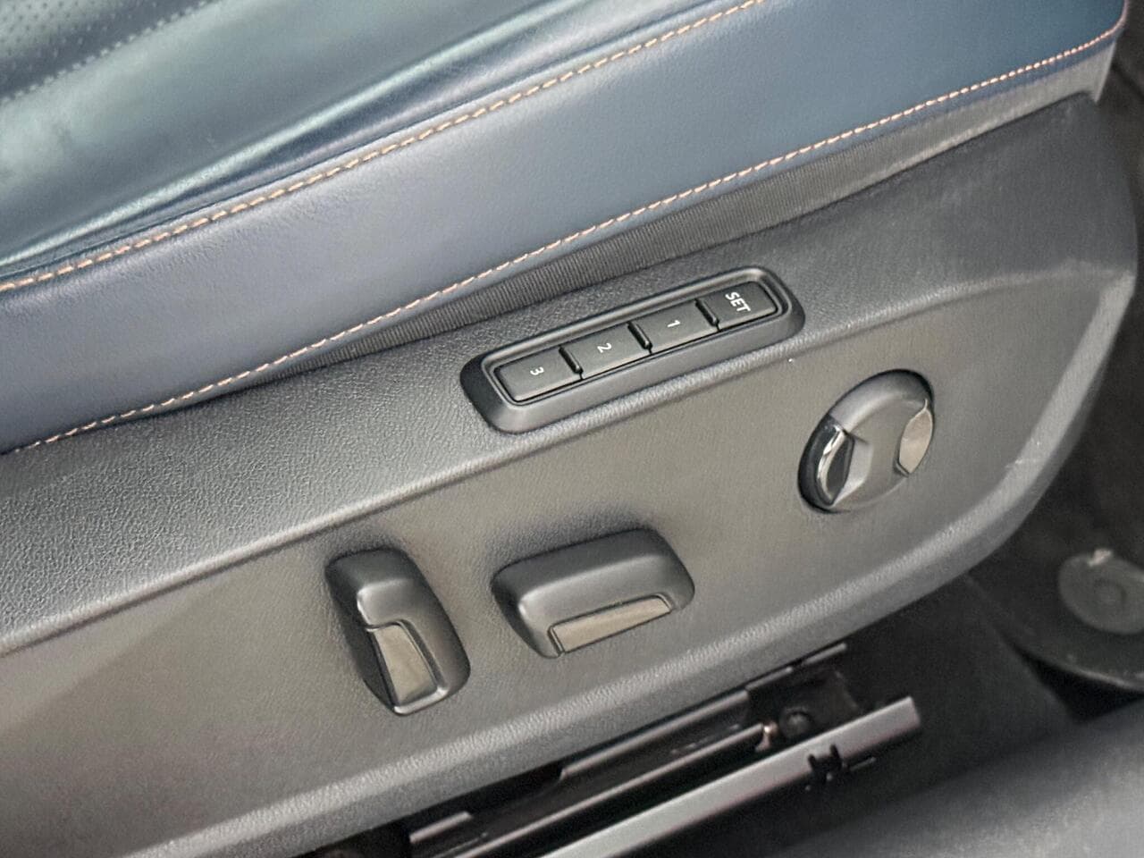 CUPRA Formentor thumbnail Misc Controls