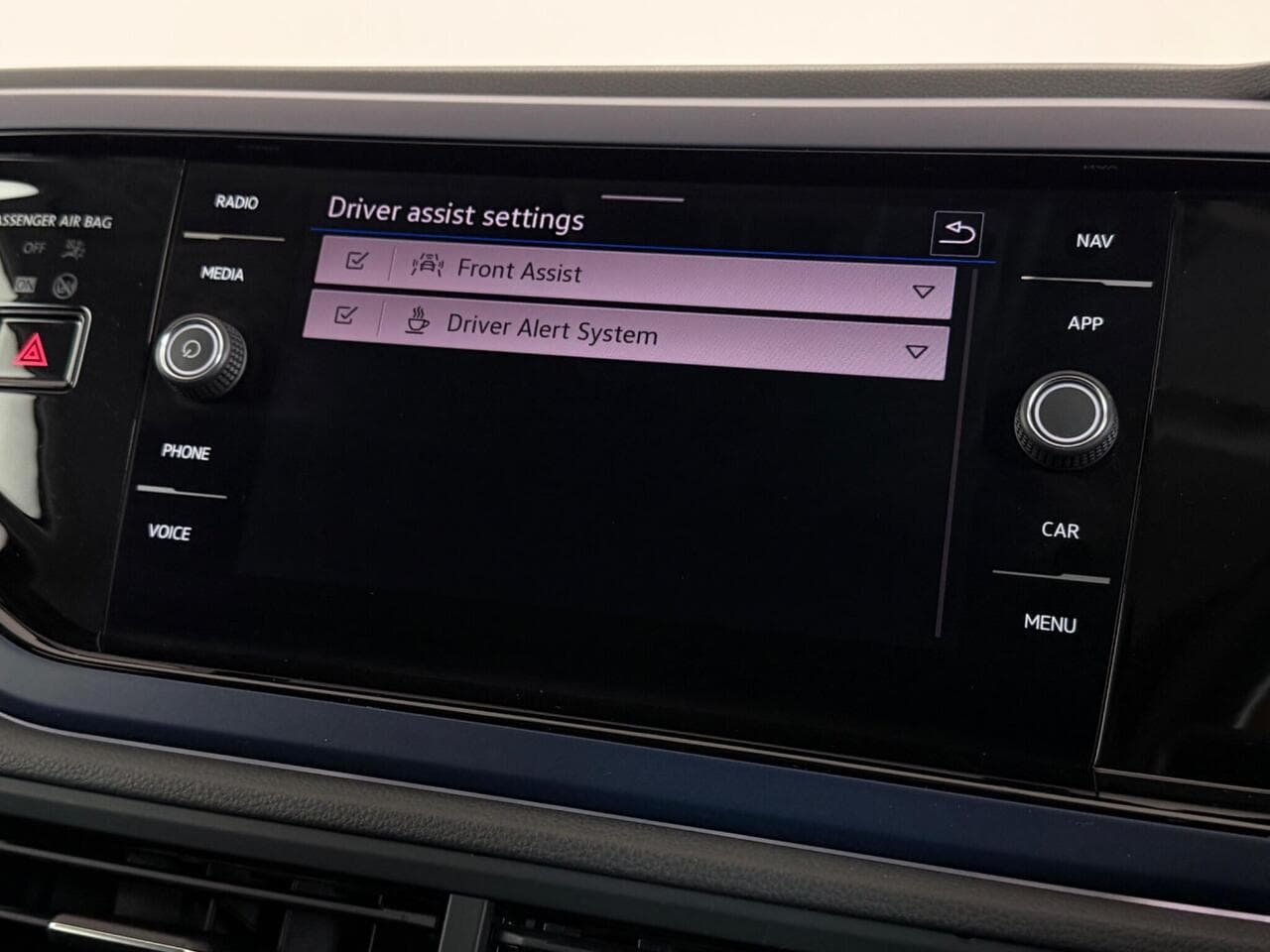 Volkswagen Polo thumbnail Infotainment System