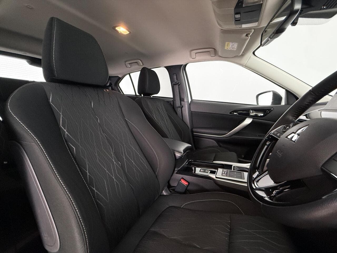 Mitsubishi Eclipse Cross thumbnail Seat Driver