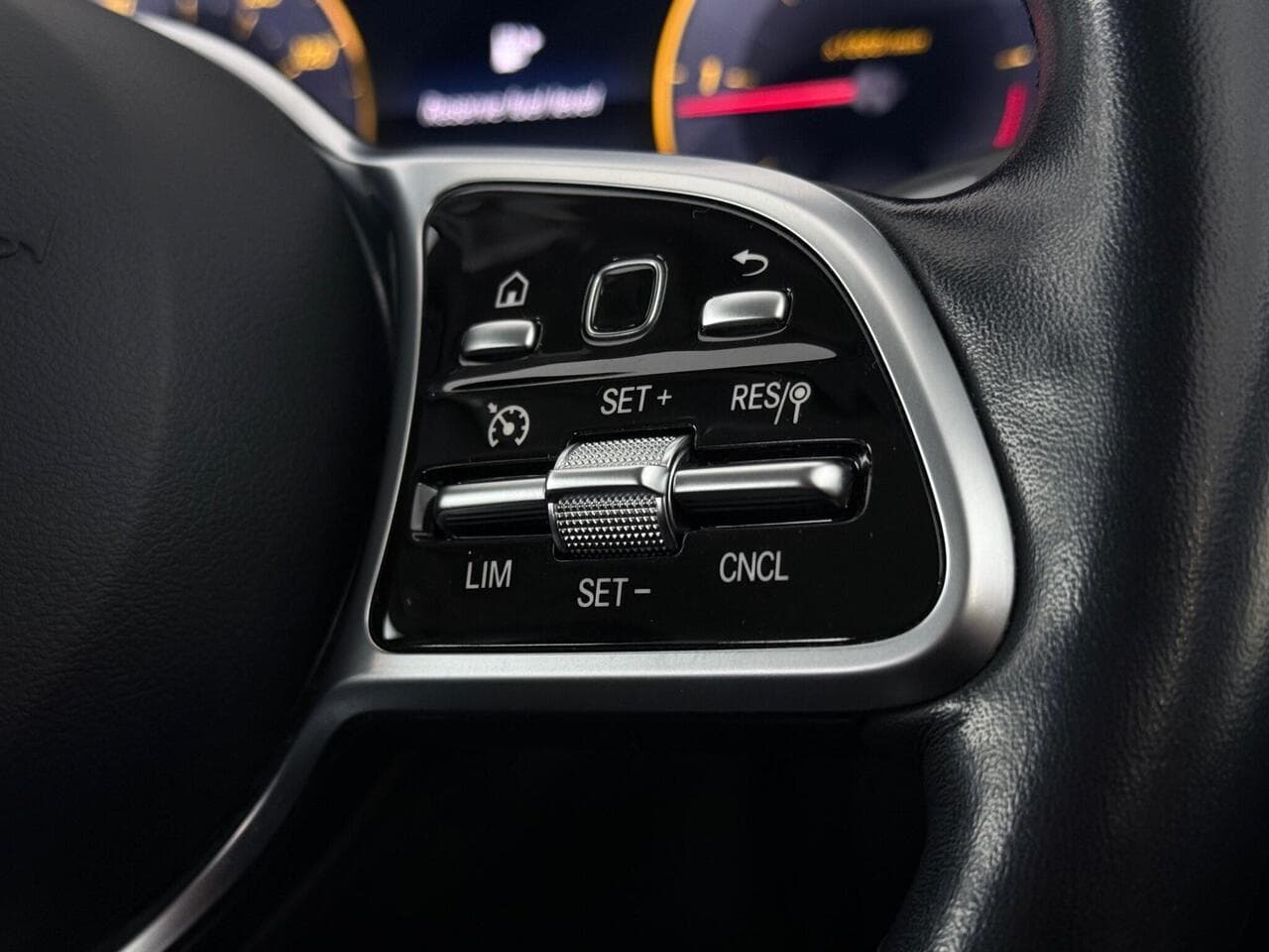 Mercedes-Benz E Class thumbnail Misc Controls