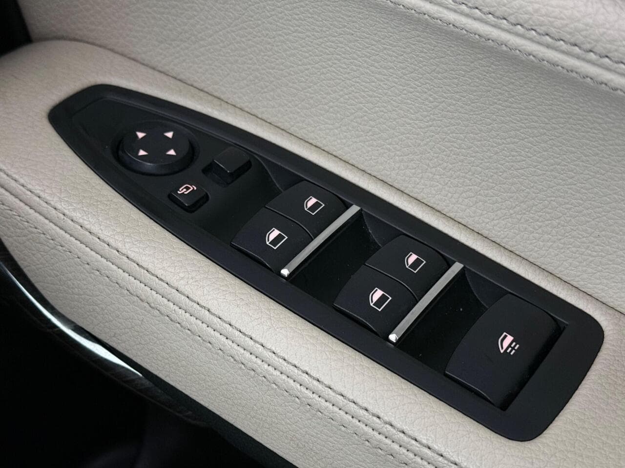 BMW 2 Series thumbnail Misc Controls