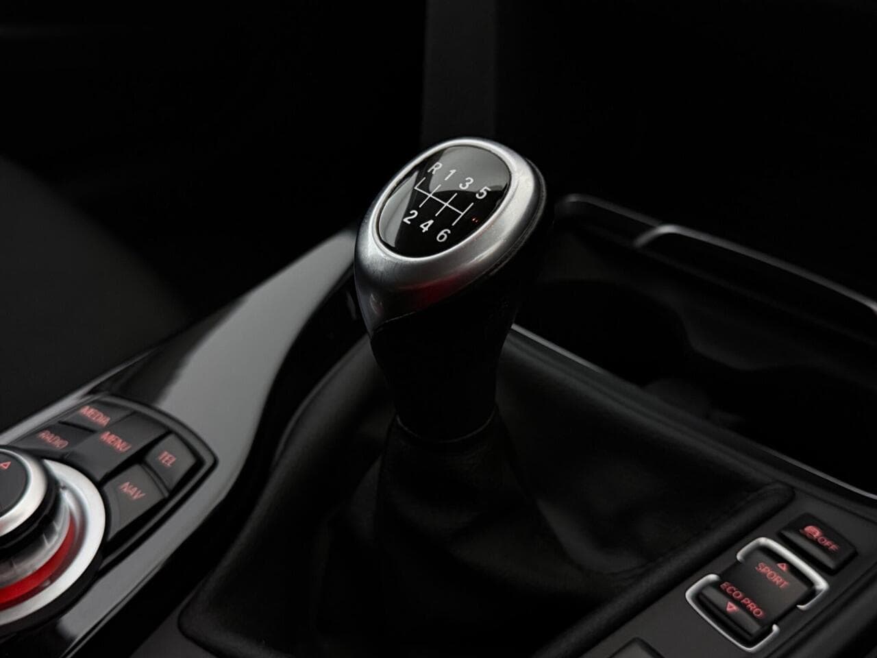 BMW 3 Series thumbnail Interior Front