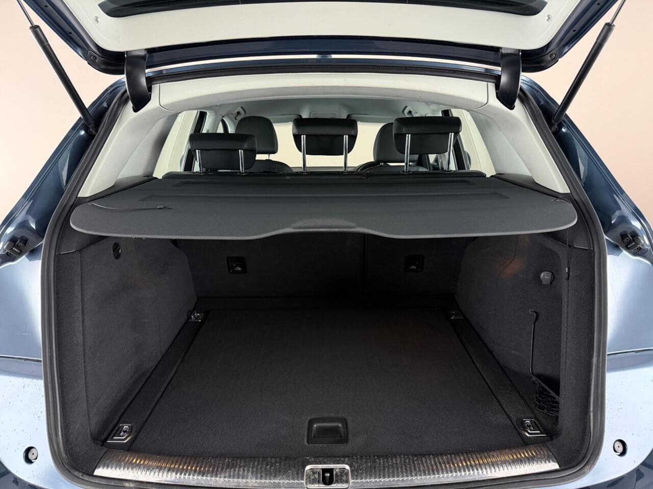 Audi Q5 thumbnail Boot