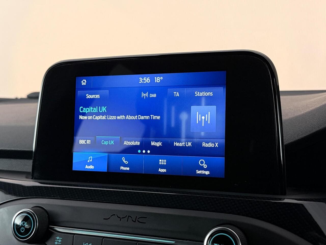 Ford Focus thumbnail Infotainment System