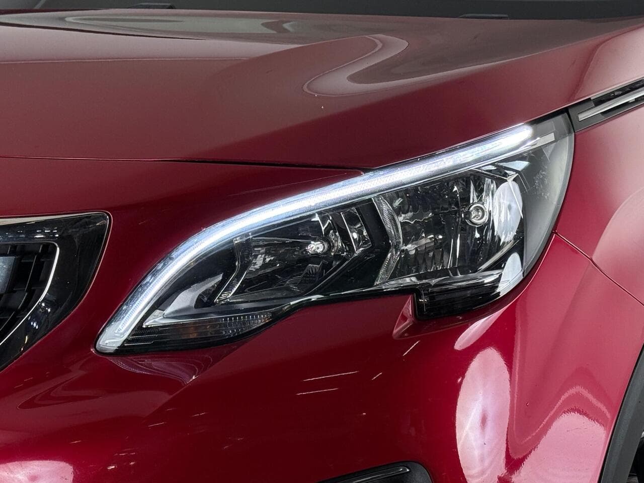 Peugeot 3008 thumbnail Lights Front