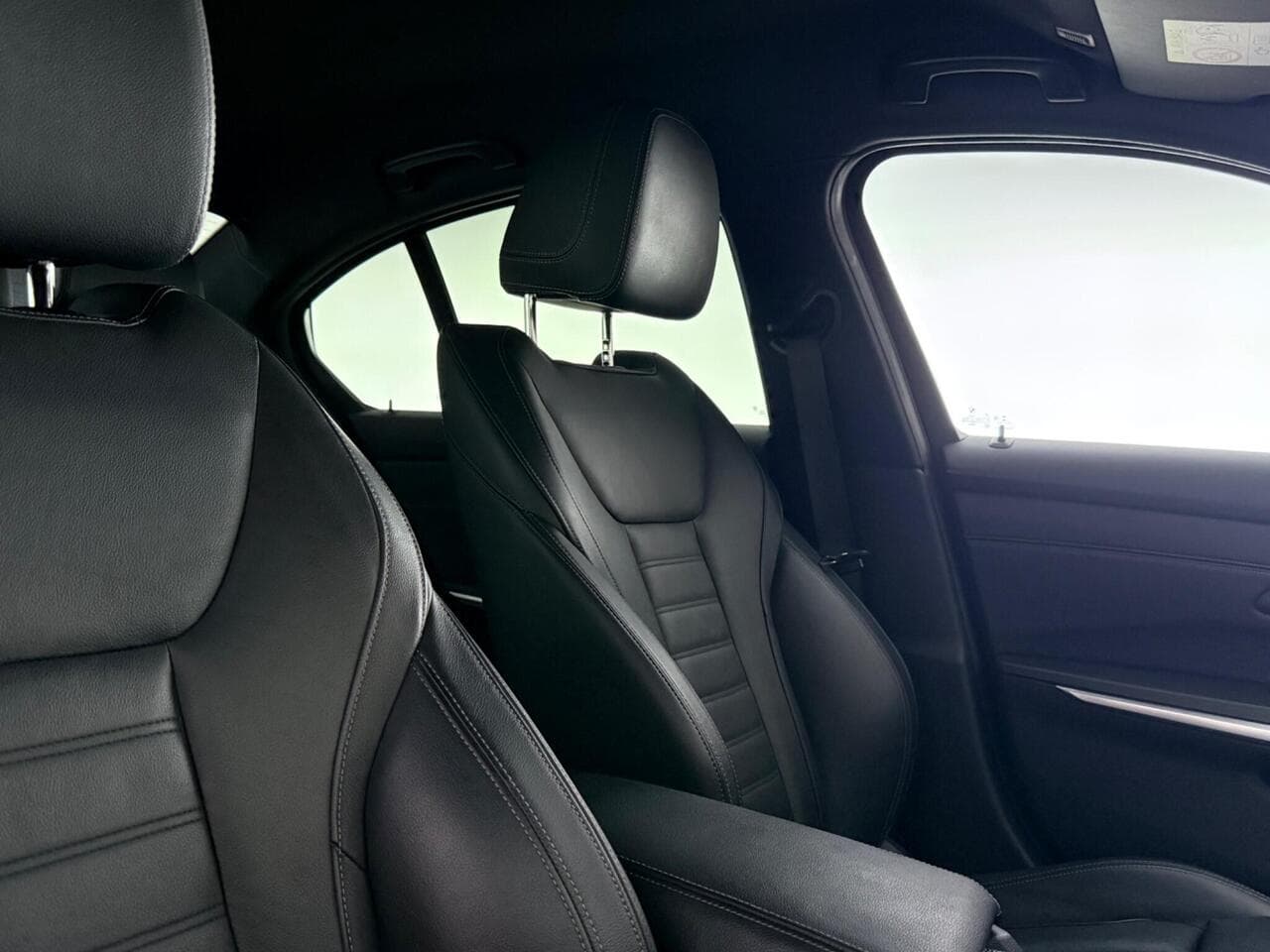 BMW 3 Series thumbnail Seats Rear