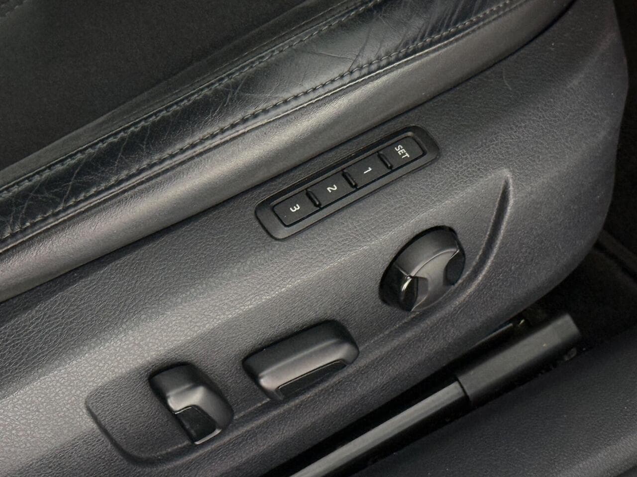 Skoda Superb thumbnail Misc Controls