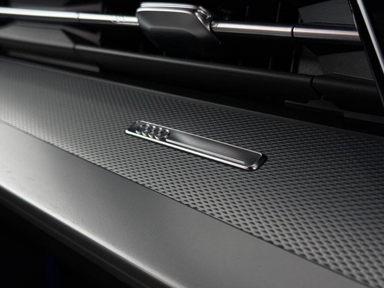 Audi A3 thumbnail Badge Exterior