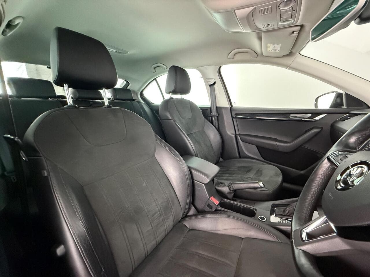 Skoda Octavia thumbnail Seat Driver