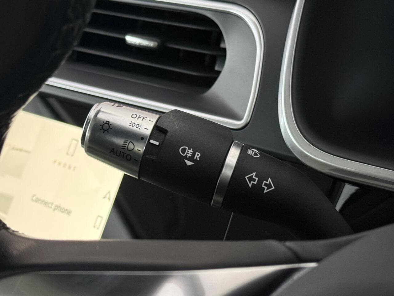 Jaguar I-PACE thumbnail Misc Controls