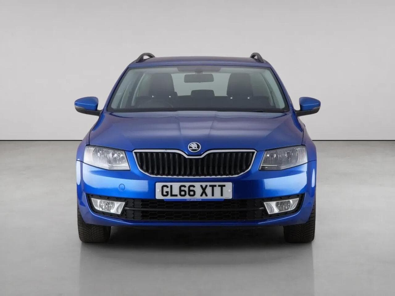 Skoda Octavia thumbnail Front