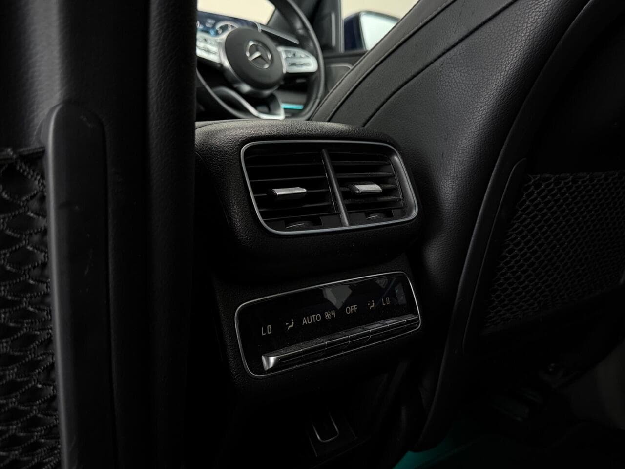 Mercedes-Benz GLE thumbnail Misc Controls