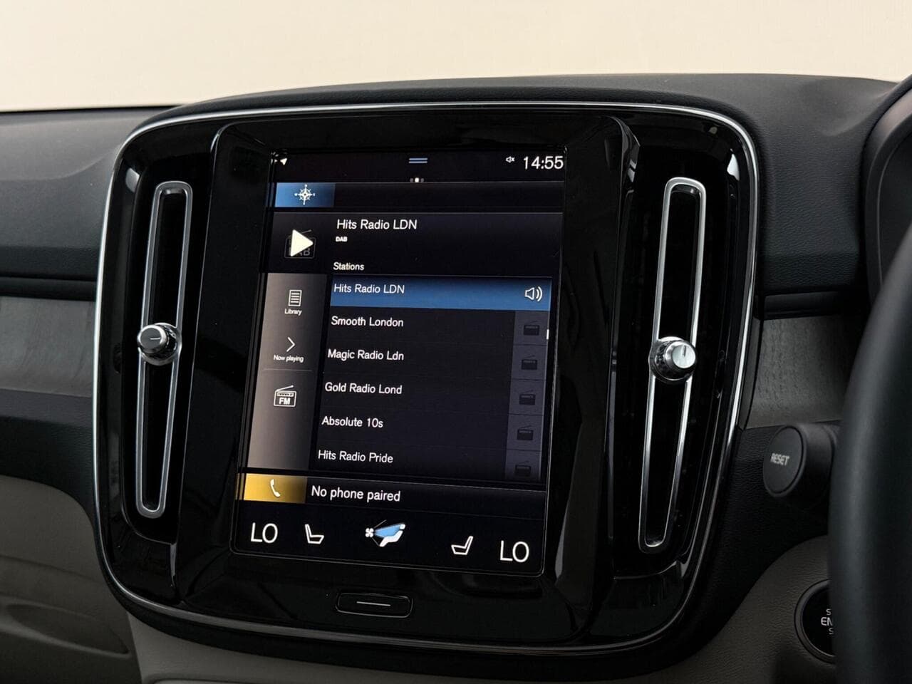 Volvo XC40 thumbnail Infotainment System