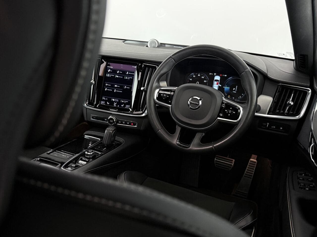 Volvo S90 thumbnail Steering Wheel