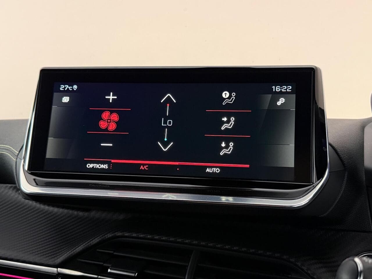 Peugeot 2008 thumbnail Infotainment System