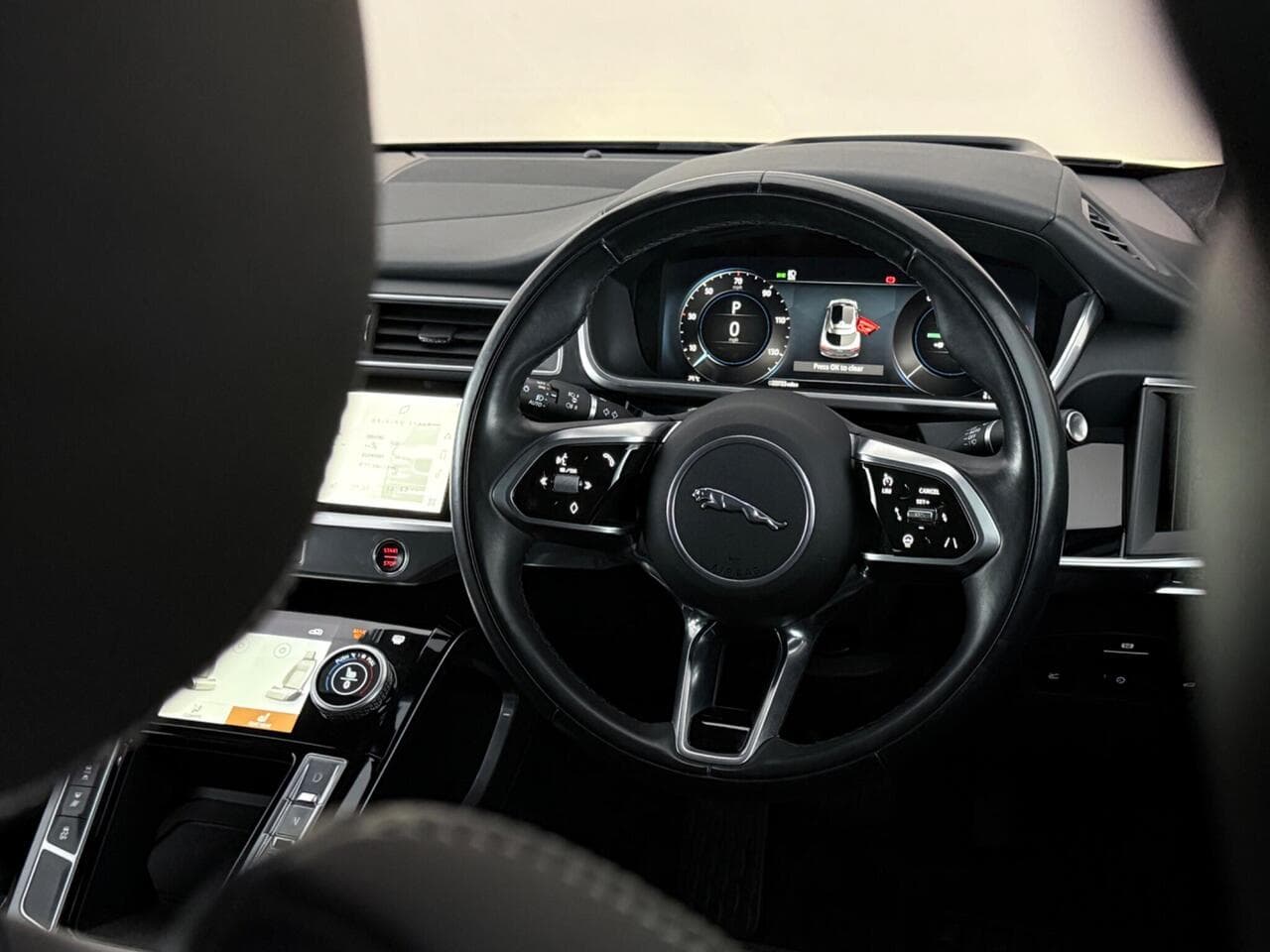 Jaguar I-PACE thumbnail Steering Wheel