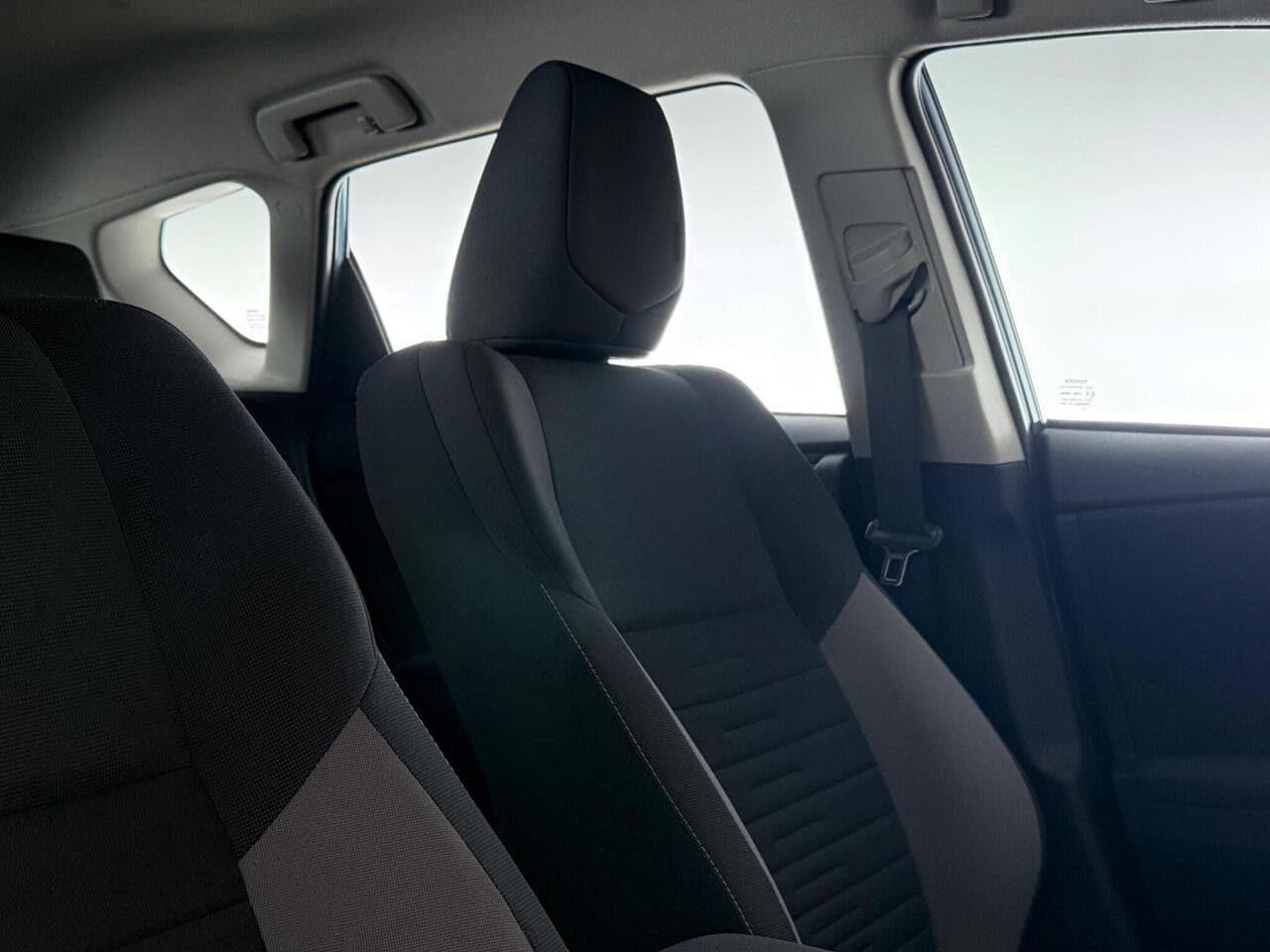 Toyota Auris thumbnail Seats Rear