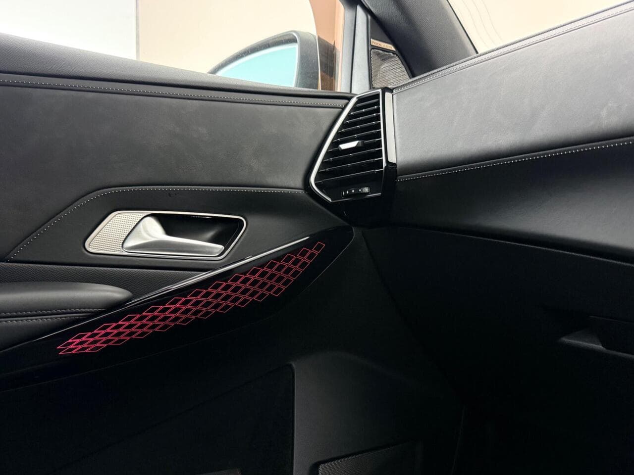 DS AUTOMOBILES DS 7 CROSSBACK thumbnail Door Interior