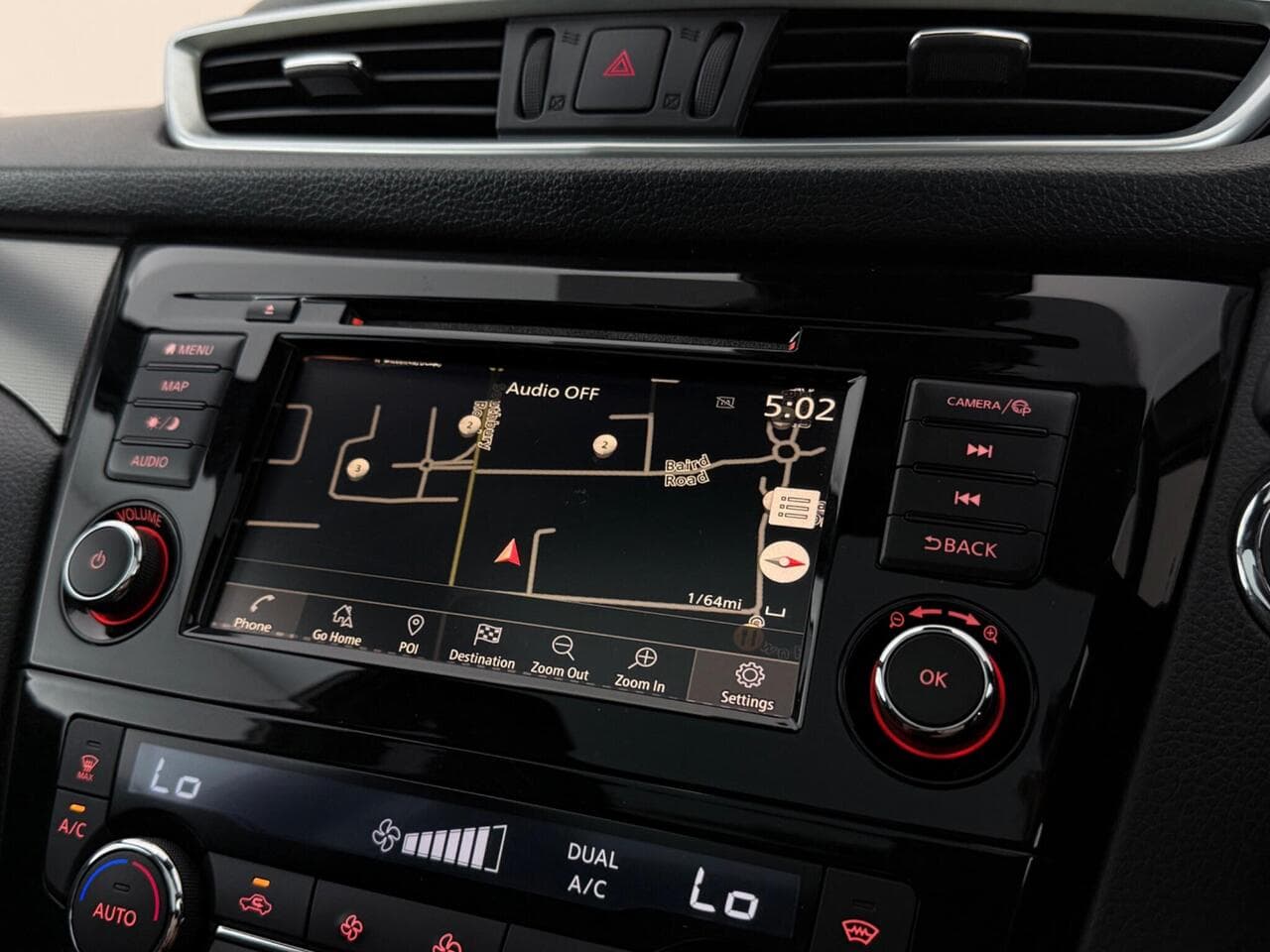 Nissan Qashqai thumbnail Infotainment System