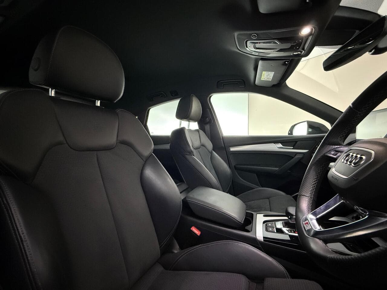 Audi Q5 thumbnail Seat Driver