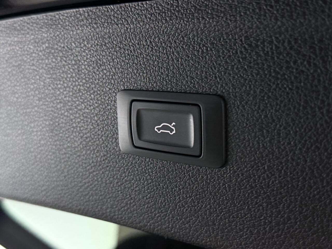 Audi Q5 thumbnail Misc Controls