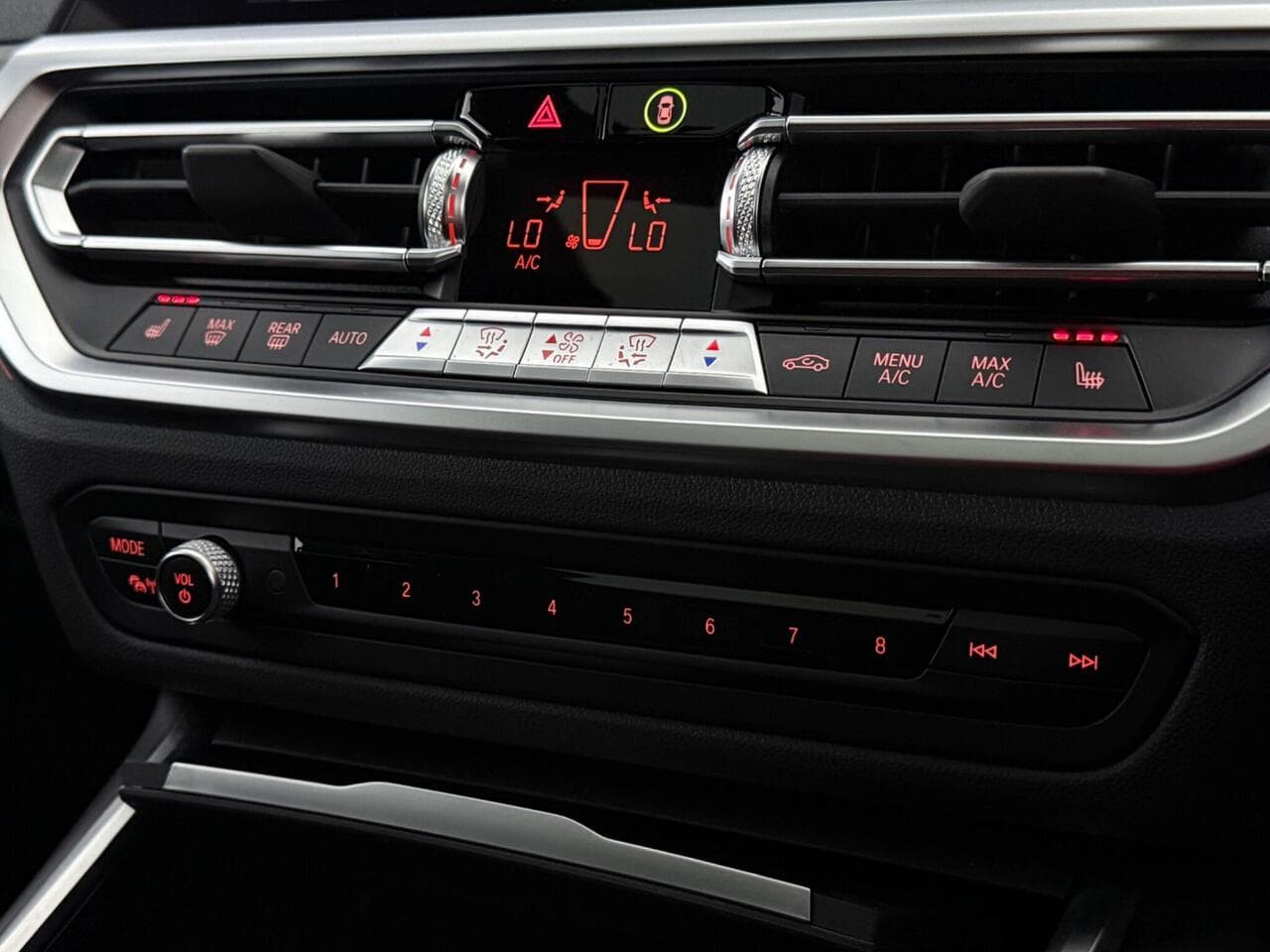 BMW 3 Series thumbnail Infotainment System