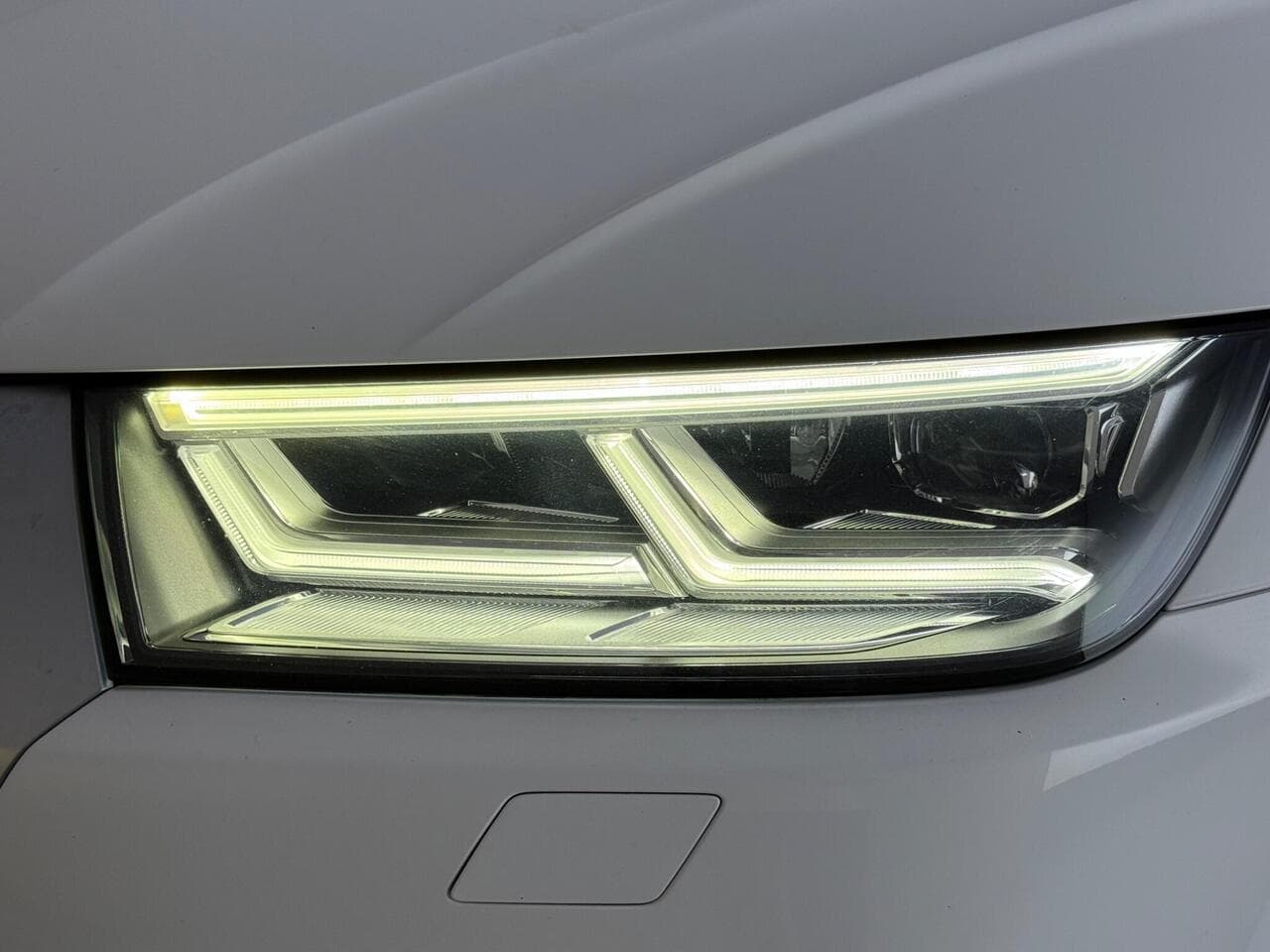 Audi Q5 thumbnail Lights Front