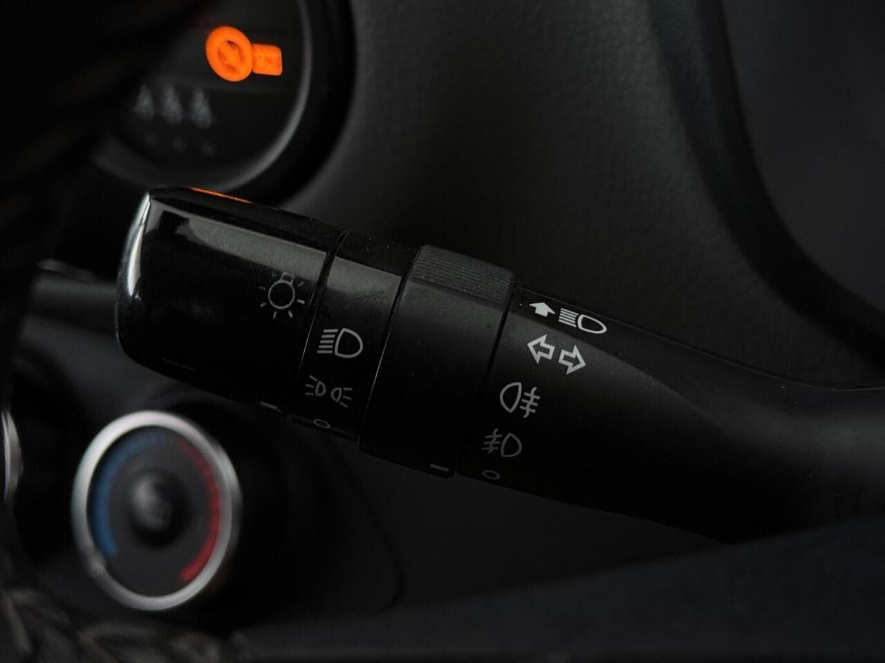 Toyota Yaris thumbnail Misc Controls