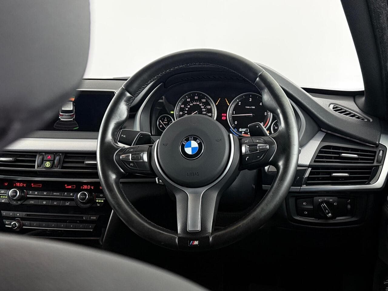 BMW X5 thumbnail Steering Wheel