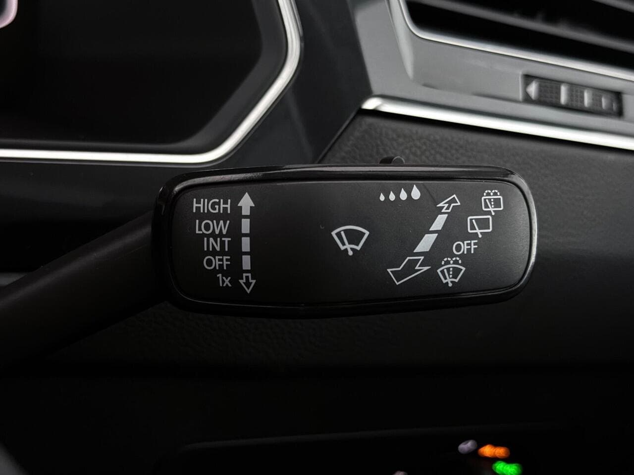 Volkswagen Tiguan thumbnail Misc Controls